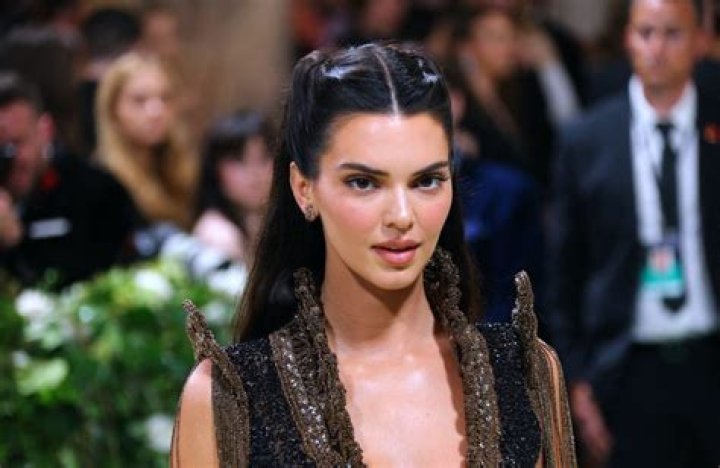Salary, Income, Net Worth: Kendall Jenner - 2024